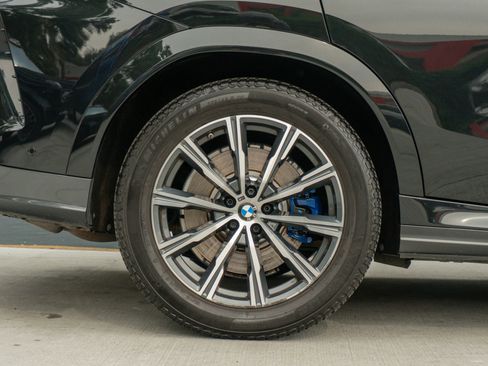 Used 2022 BMW X6 M50i w/ Premium Package image 37