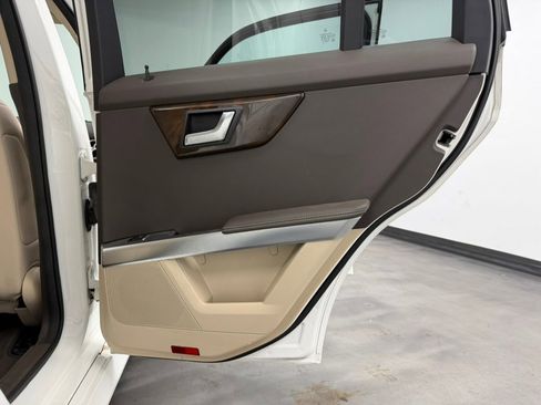 Used 2015 Mercedes-Benz GLK 350 4MATIC 4dr GLK 350 w/ Premium 1 Package image 31