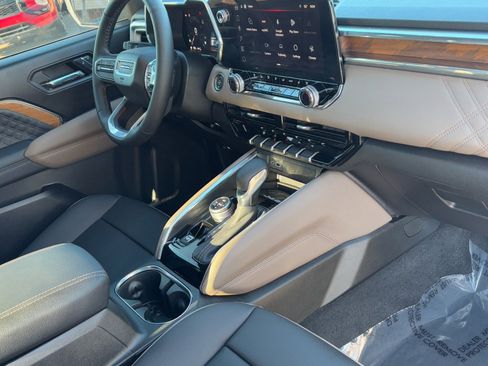 Used 2026 GMC Canyon Denali image 11