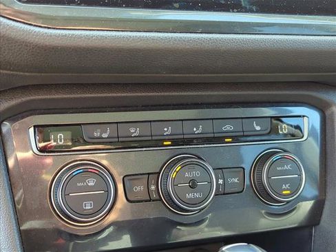 Used 2020 Volkswagen Tiguan SEL image 10