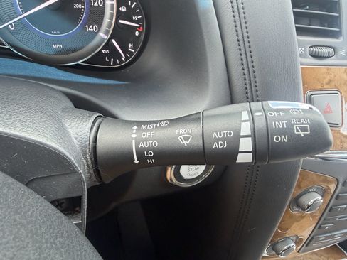 Used 2014 INFINITI QX80 4WD w/ Theater Package image 32