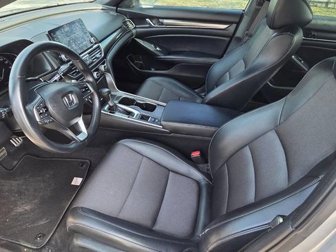 Used 2018 Honda Accord Sport image 10
