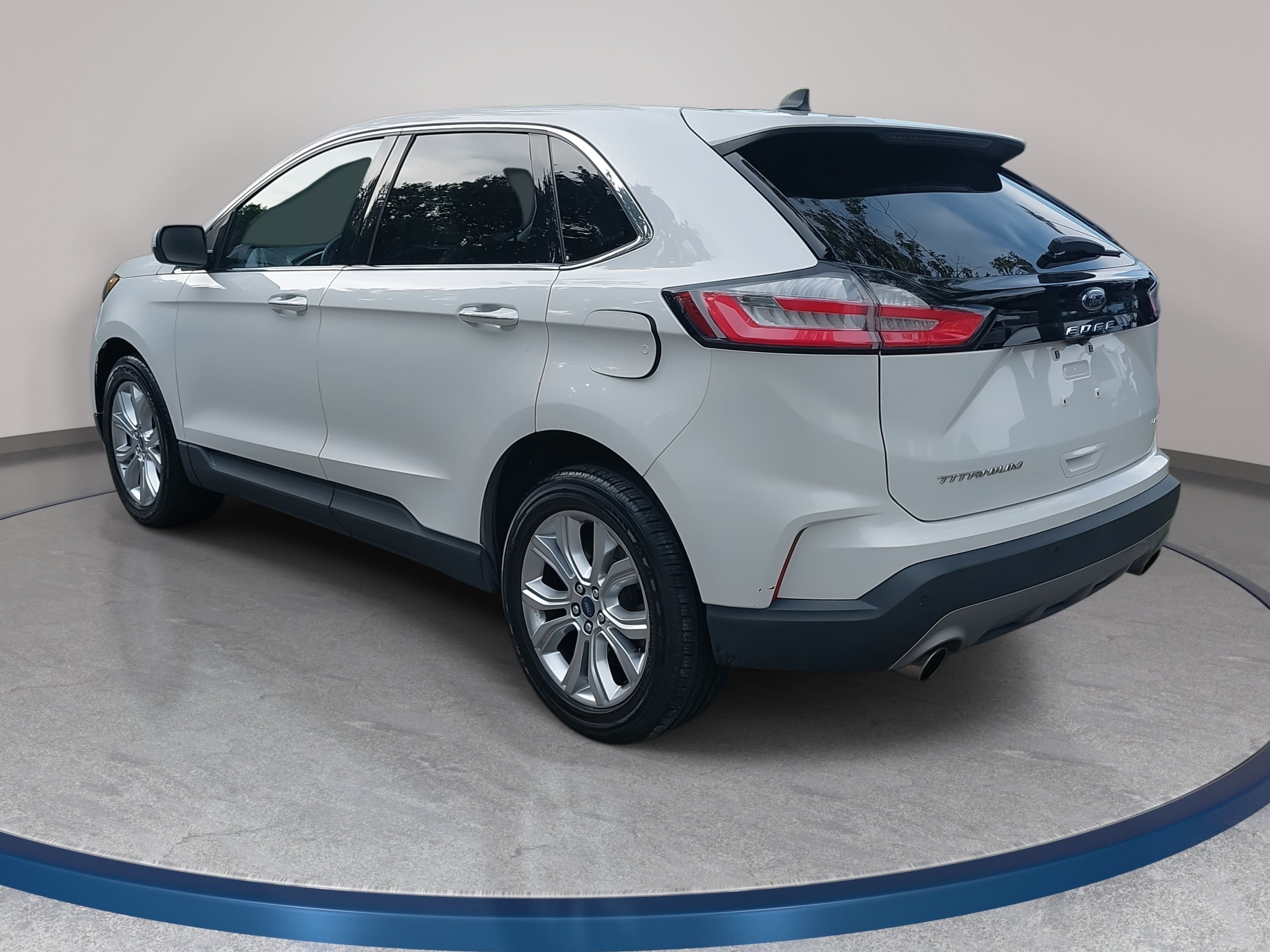 Used 2021 Ford Edge Titanium AWD/4WD image 7