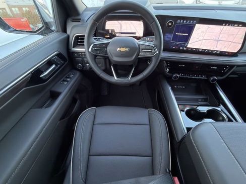 New 2026 Chevrolet Suburban Premier image 11