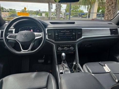 Used 2022 Volkswagen Atlas Cross Sport SE image 8