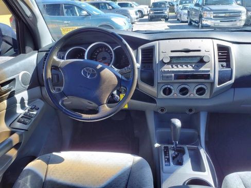 Used 2005 Toyota Tacoma PreRunner image 8