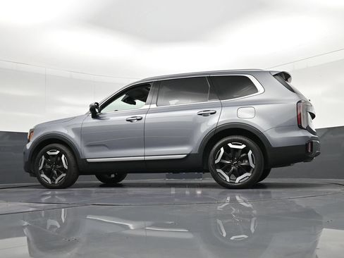 Used 2025 Kia Telluride EX FWD image 33
