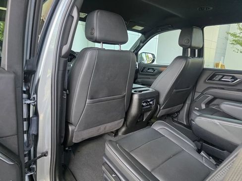 Used 2025 GMC Yukon Denali AWD/4WD image 22