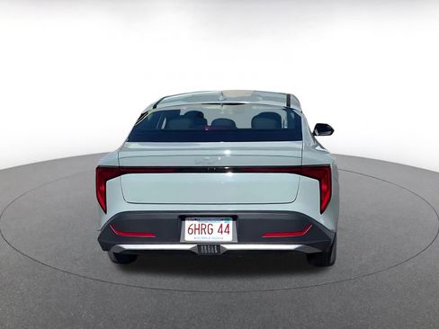 Used 2025 Kia K4 LXS image 12