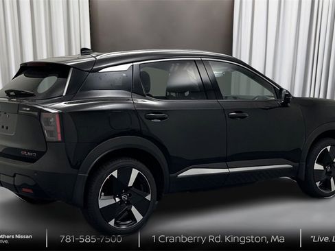 New 2025 Nissan Kicks SR w/ SR Premium Package image 5