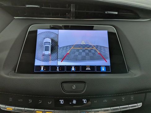 Certified 2022 Cadillac XT4 Premium Luxury w/ Enhanced Visibility Package image 5