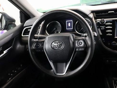 Used 2018 Toyota Camry LE image 15