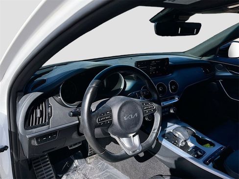 Used 2023 Kia Stinger GT2 image 9