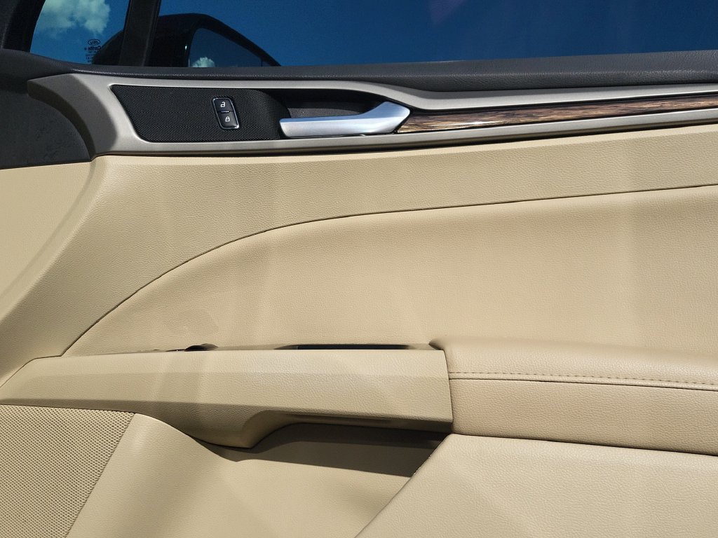 Used 2013 Ford Fusion SE FWD image 20