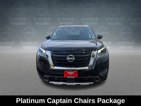 Used 2024 Nissan Pathfinder Platinum FWD image 10