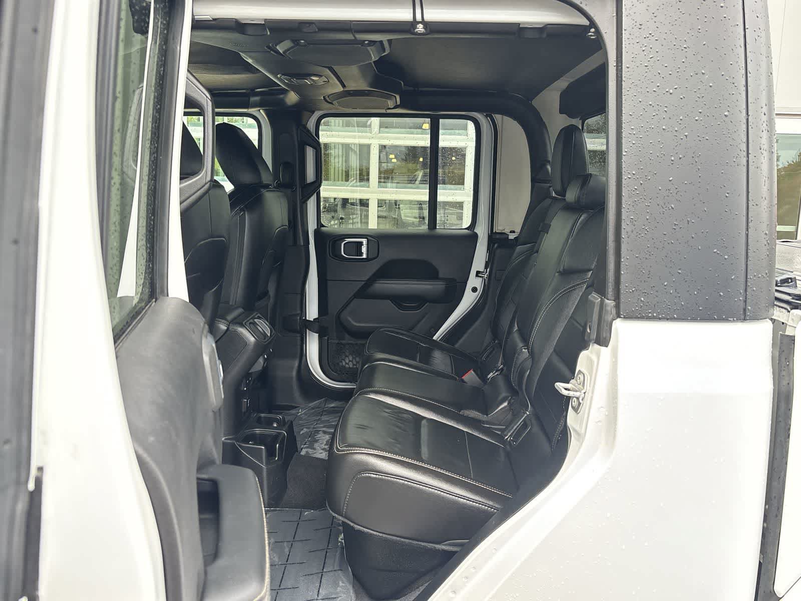 Certified 2020 Jeep Gladiator Overland AWD/4WD image 11