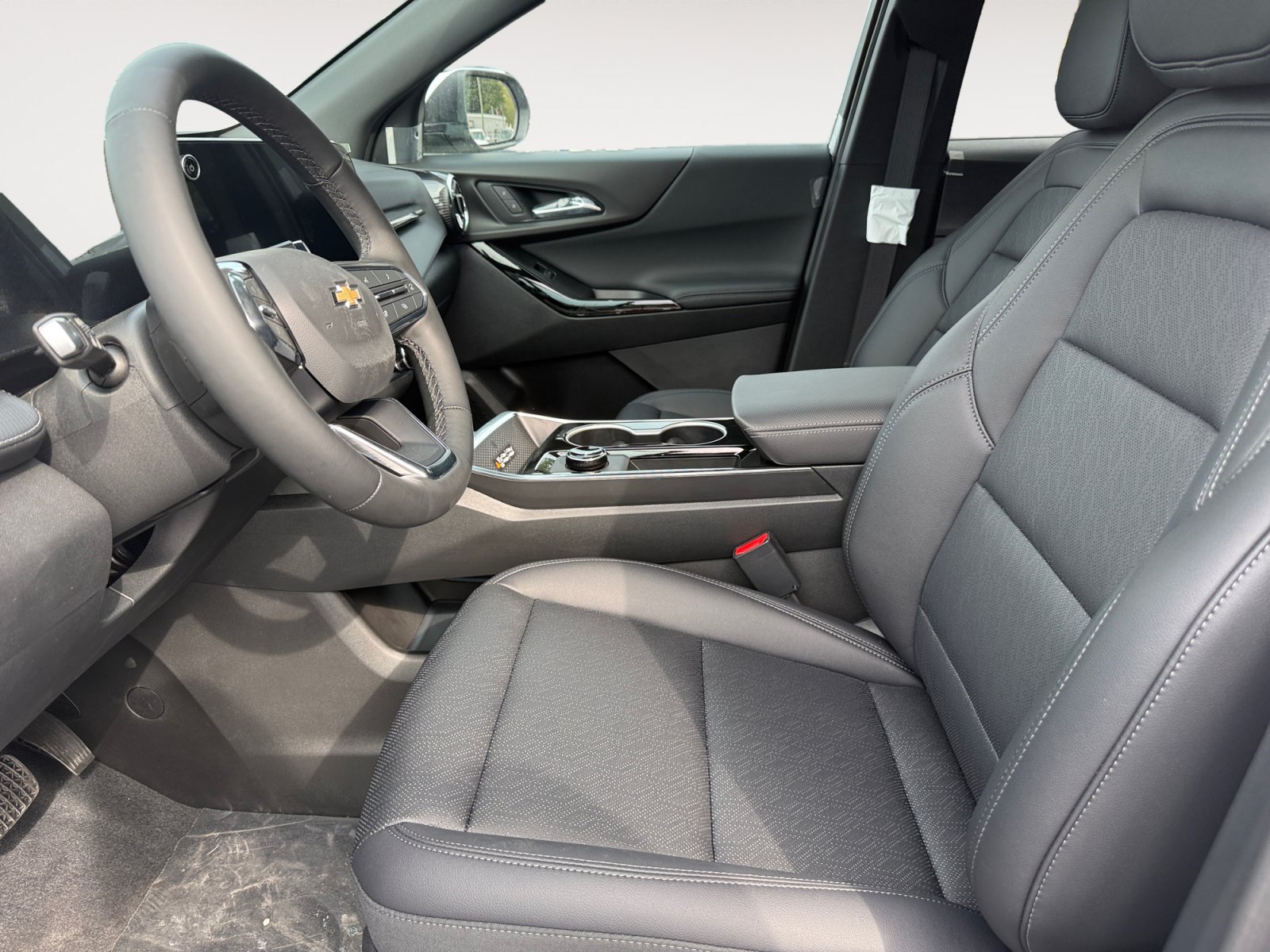New 2027 Chevrolet Equinox LT w/ Convenience Package II AWD/4WD image 5