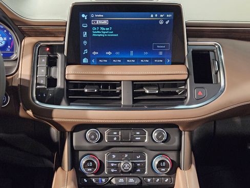 Used 2024 Chevrolet Tahoe High Country AWD/4WD image 16