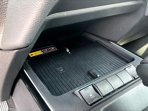 Certified 2026 Toyota Corolla Cross XLE FWD image 33