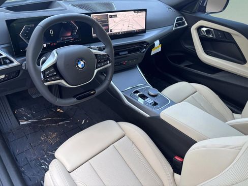 Used 2025 BMW 230i Coupe w/ Premium Package image 22