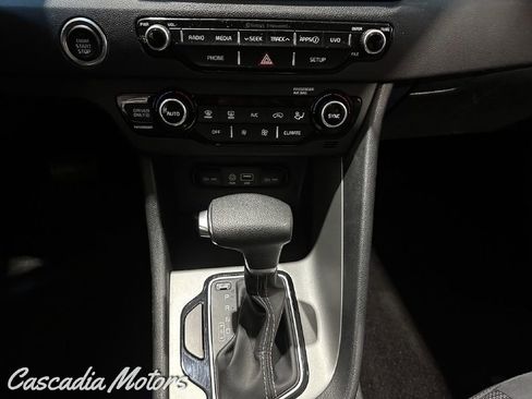 Used 2019 Kia Niro LX FWD image 35