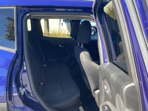 Used 2021 Jeep Renegade Latitude w/ Convenience Group image 31