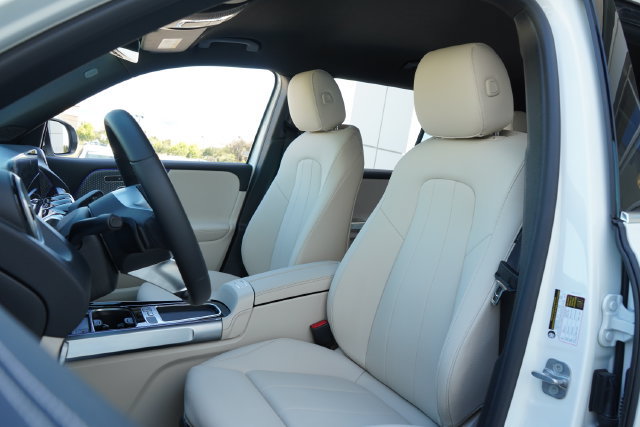 Used 2025 Mercedes-Benz GLB 250 image 23