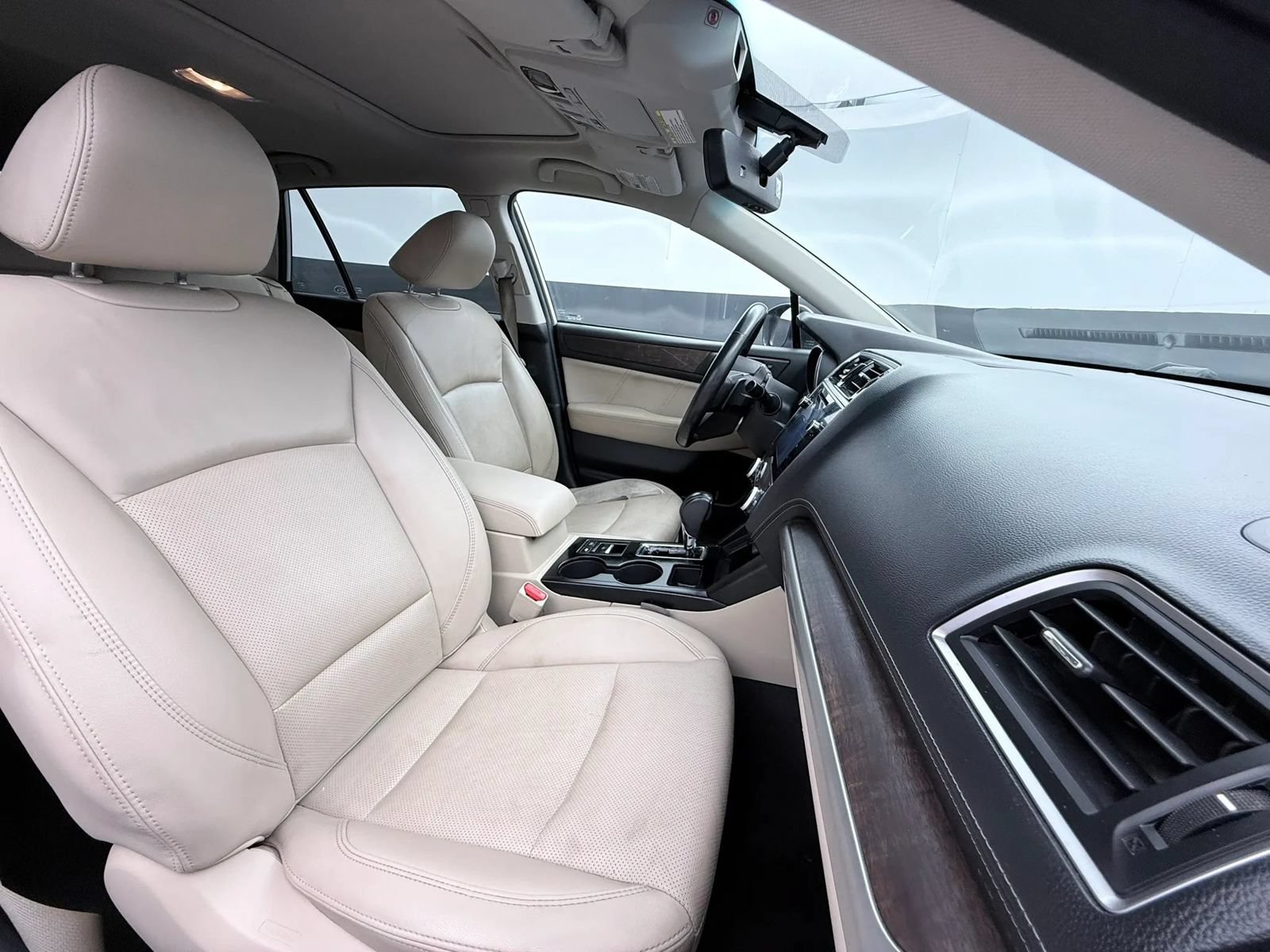 Used 2018 Subaru Outback 3.6R Limited AWD/4WD image 9