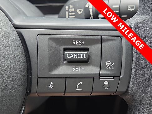 Used 2025 Nissan Kicks SV FWD image 22