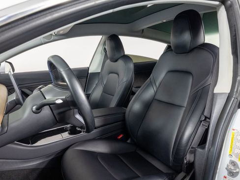 Used 2018 Tesla Model 3 Long Range image 15