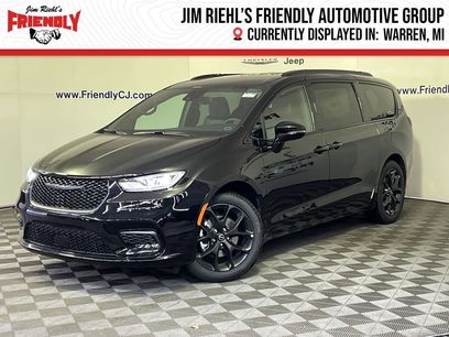 New 2026 Chrysler Pacifica Select