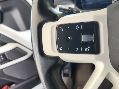 Used 2021 Land Rover Defender 110 SE image 13