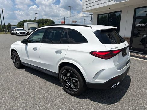 Used 2025 Mercedes-Benz GLC 300 4MATIC image 6
