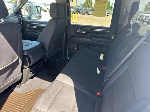 Used 2024 Chevrolet Silverado 2500 LT AWD/4WD image 18