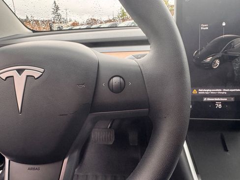 Used 2020 Tesla Model 3 Standard Range Plus RWD image 29