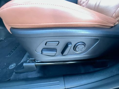 Used 2022 Kia Sorento SX Prestige w/ Rust Color Package image 12