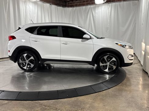 Used 2017 Hyundai Tucson Sport w/ Cargo Package FWD image 9