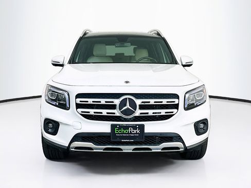 Used 2023 Mercedes-Benz GLB 250 4MATIC w/ Premium Package image 2