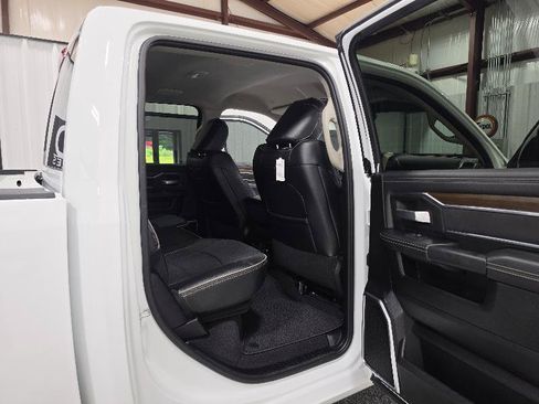 Used 2024 RAM 2500 Laramie AWD/4WD image 20