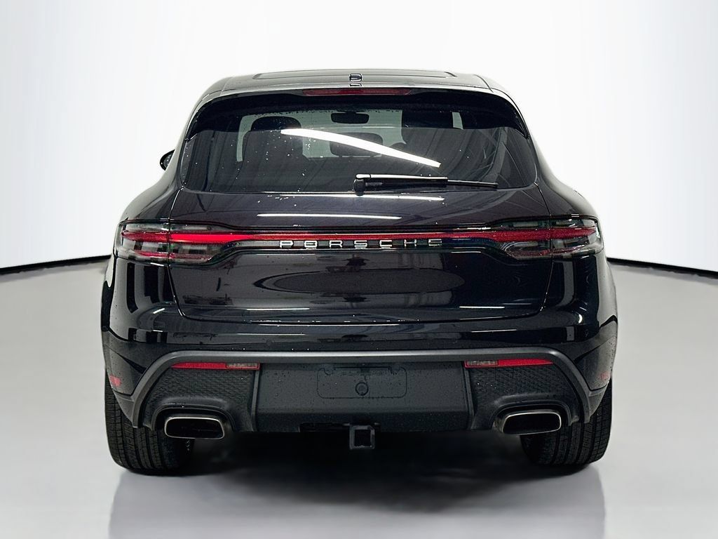 Certified 2025 Porsche Macan AWD/4WD image 10