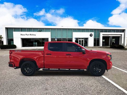 Used 2024 Chevrolet Silverado 1500 Custom image 9