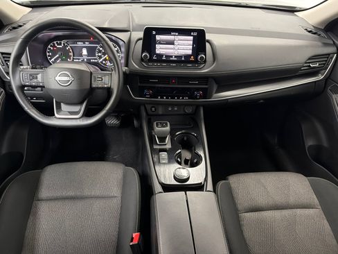 Used 2025 Nissan Rogue SV image 17