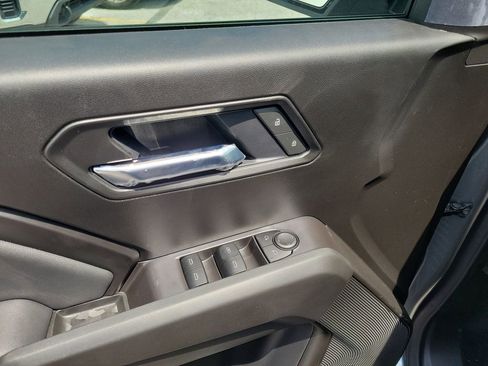 New 2025 GMC Canyon Elevation w/ Convenience Package image 8