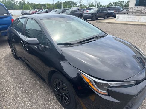 Used 2024 Toyota Corolla LE FWD image 8