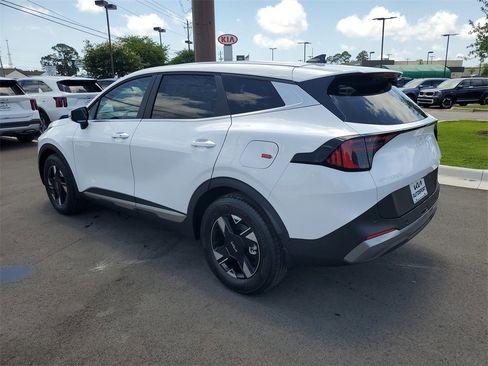 New 2026 Kia Sportage LX w/ LX Convenience Package image 3