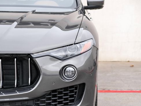 Used 2017 Maserati Levante w/ Luxury Package image 46