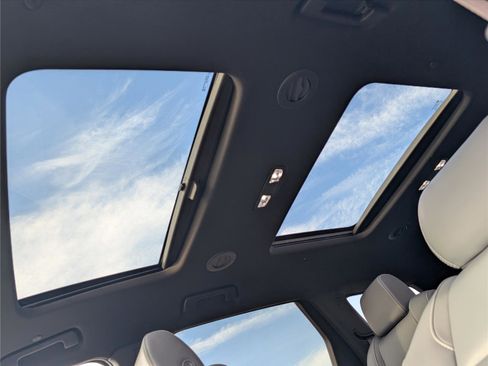 Used 2023 Buick Enclave Essence w/ Experience Buick Package image 19