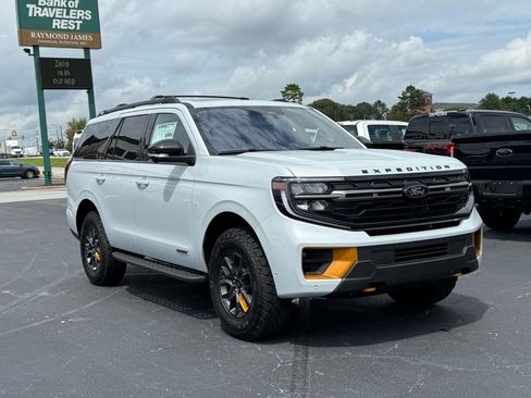 New 2025 Ford Expedition Tremor image 2