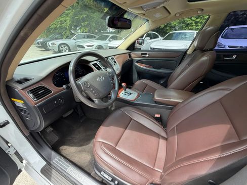 Used 2013 Hyundai Genesis 3.8 w/ Premium Pkg RWD image 20