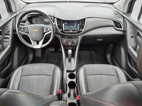 Used 2017 Chevrolet Trax LT w/ LT Convenience Package FWD image 23